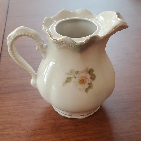 Vintage Creamer, 10 Ounce Capacity - Picture 2 of 7